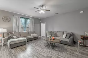 2068 Lost Timbers Dr, Conroe, TX 77304 - Photo 4