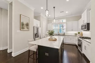 734 N Shepherd Dr, Houston, TX 77007 - Photo 1