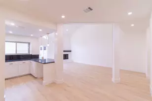 727 Bunker Hill Rd, Houston, TX 77024 - Photo 6