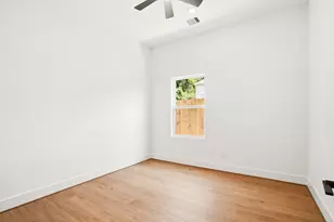 7843 Sunnyhill St, Houston, TX 77088 - Photo 10