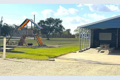 93 Swallow Street, Palacios, TX 77465 - Photo 20