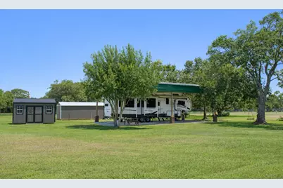 93 Swallow Street, Palacios, TX 77465 - Photo 2