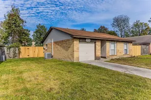 10723 Thorncliff Dr, Humble, TX 77396 - Photo 4