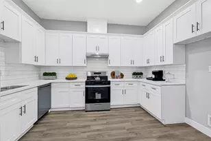 9805 Fabiola Dr, Houston, TX 77075 - Photo 10