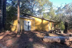 148 Juan Falcon, Livingston, TX 77351 - Photo 4