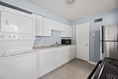 3930 Law Street #2, Houston, TX 77005 - Photo 6