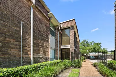 7575 Katy Freeway #18, Houston, TX 77024 - Photo 2