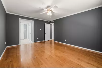7575 Katy Freeway #18, Houston, TX 77024 - Photo 10