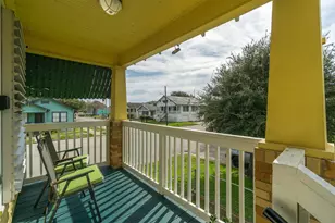 3602 Ave Q 1/2 St, Galveston, TX 77550 - Photo 2
