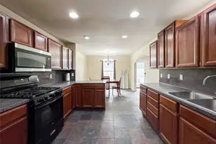 330 E Edgebrook Dr, Houston, TX 77034 - Photo 8