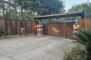 201 Brittany Ln, Cleveland, TX 77328 - Photo 2