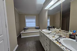 201 Brittany Ln, Cleveland, TX 77328 - Photo 30