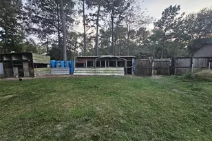 201 Brittany Ln, Cleveland, TX 77328 - Photo 40