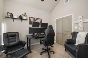 3825 Silverthorne Ln, College Station, TX 77845 - Photo 12