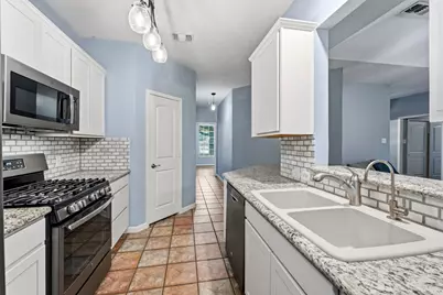 10407 Twin Oak Drive, Conroe, TX 77385 - Photo 12