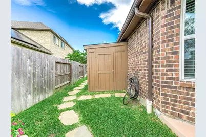 2710 Summer Indigo Trail, Pearland, TX 77089 - Photo 32