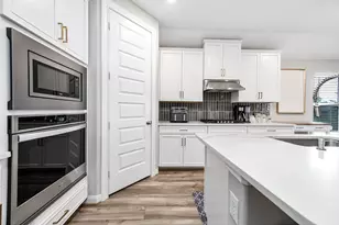 2710 Summer Indigo Trl, Pearland, TX 77089 - Photo 2
