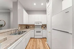 2400 McCue Rd, Houston, TX 77056 - Photo 10