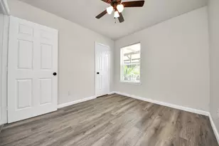 5111 Willow Glen Dr, Houston, TX 77033 - Photo 24
