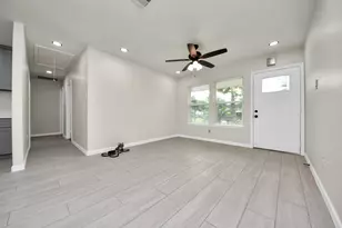 5111 Willow Glen Dr, Houston, TX 77033 - Photo 12