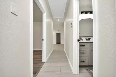 5111 Willow Glen Drive, Houston, TX 77033 - Photo 32