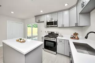 5111 Willow Glen Dr, Houston, TX 77033 - Photo 16