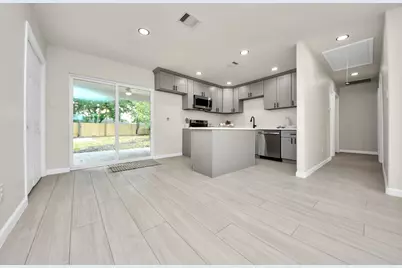 5111 Willow Glen Drive, Houston, TX 77033 - Photo 4