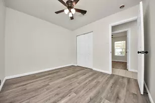 5111 Willow Glen Dr, Houston, TX 77033 - Photo 26