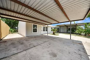 5111 Willow Glen Dr, Houston, TX 77033 - Photo 6