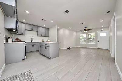 5111 Willow Glen Drive, Houston, TX 77033 - Photo 12
