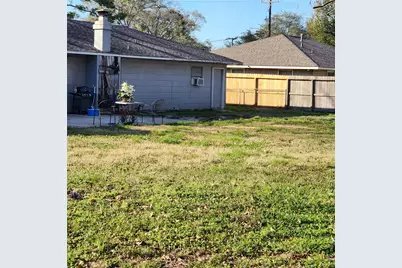 1206 N Commerce Street, Baytown, TX 77520 - Photo 10