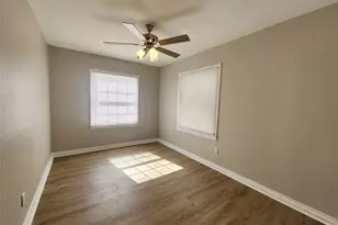 138 W Marion, Clute, TX 77531 - Photo 6