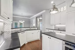 405 Old Orchard Dr, Dickinson, TX 77539 - Photo 12