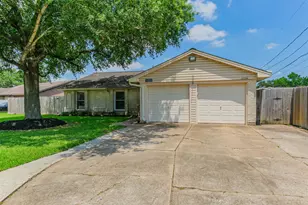 11334 Sagehill Dr, Houston, TX 77089 - Photo 2