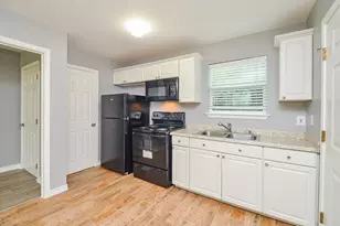 303 Vincent St, Houston, TX 77009 - Photo 6