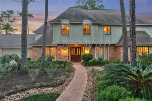 37 Doe Run Dr, The Woodlands, TX 77380 - Photo 2