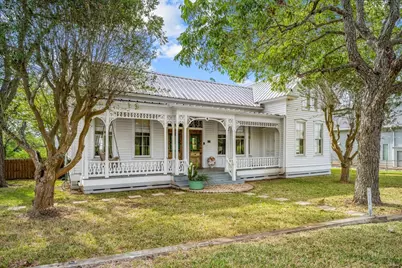 301 S Mechanic Street, Fayetteville, TX 78940 - Photo 2