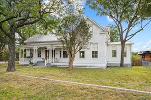 301 S Mechanic St, Fayetteville, TX 78940 - Photo 4