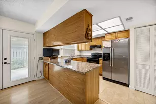 10831 Sandpiper Dr, Houston, TX 77096 - Photo 8