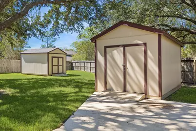 411 Dogwood Circle, Friendswood, TX 77546 - Photo 16