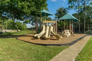 1110 Mabry Mill Rd, Houston, TX 77062 - Photo 24