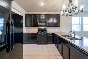 2411 Ft Baldy Trl, Humble, TX 77396 - Photo 4