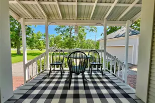 560 Jimmy Phillips Blvd, Angleton, TX 77515 - Photo 34