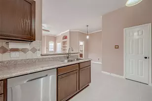 2710 Grants Lake Blvd, Sugar Land, TX 77479 - Photo 10