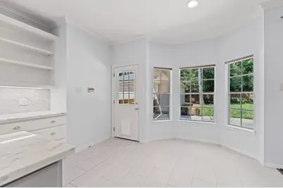 92 W Sandalbranch Circle, The Woodlands, TX 77382 - Photo 8