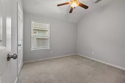 636 Maple Point Drive E, Conroe, TX 77301 - Photo 14