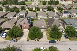 636 Maple Point Dr E, Conroe, TX 77301 - Photo 26