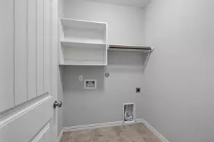 636 Maple Point Dr E, Conroe, TX 77301 - Photo 12
