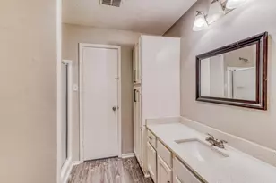8614 Rockhill St, Houston, TX 77061 - Photo 14