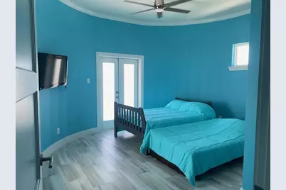 22903 Miramar Drive, Galveston, TX 77554 - Photo 8